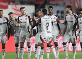 Líder, na Libertadores e de frente para os ex: como chega o Flamengo para enfrentar o Corinthians