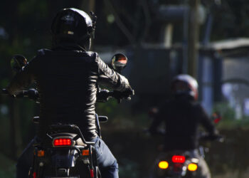 TJ-DF mantém condenação de empresas por cabo solto que feriu motociclista