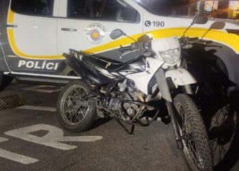 Polícia Rodoviária prende ladrão com moto roubada na Raposo Tavares, em Cotia