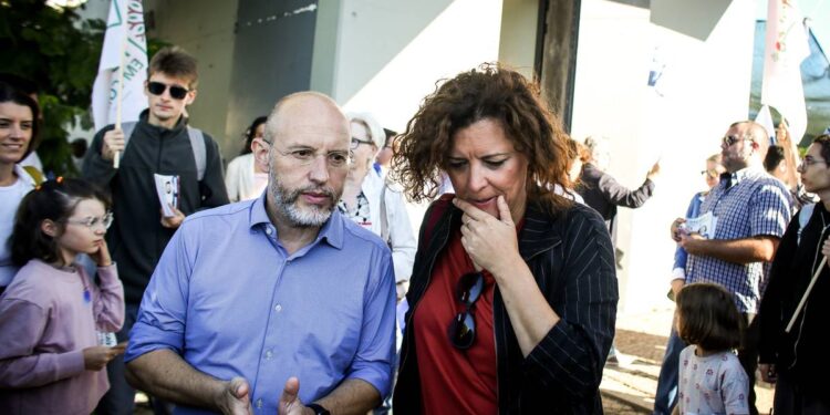 Cascais: Rui Tavares e Marisa Matias voltaram a estar “lado a lado” em campanha e apontaram ao Chega, à IL e a Moedas