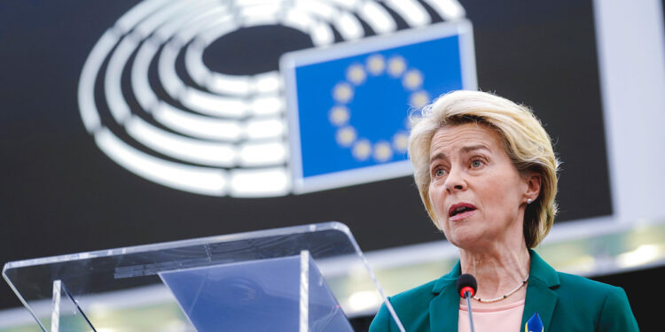 Duas novas moções de censura a von der Leyen marcam plenário do PE