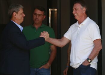 Futebol na TV, conversas sobre 2026 e remédios: a rotina de Bolsonaro em dois meses de prisão domiciliar