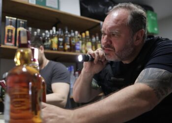 Brasil tem 17 casos confirmados de intoxicação por metanol e 200 em investigação