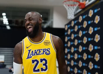 LeBron James faz pegadinha com o mundo em sua “Segunda Decisão”
