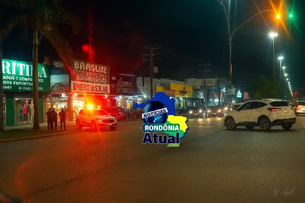 Colisão entre dois carros causa danos materiais no bairro 02 de Abril, em Ji-Paraná