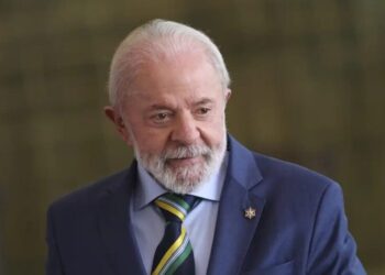 Lula faz piada sobre diferença de idade com Trump: “Posso falar mais grosso”