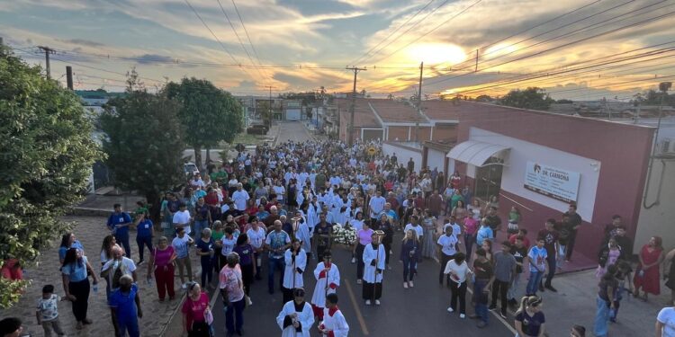 Procissão e Missa marcam o encerramento das comemorações ao Dia de Nossa Senhora Aparecida em Jaru