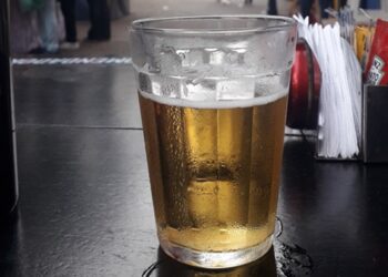 Pena para quem vende bebida alcoólica para menores é aumentada