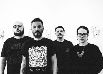 banda-throe-kanca-“silver-blue”-e-transita-entre-o-metal-experimental-e-o-post-rock