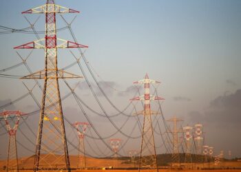 Apagão durante a madrugada atinge vários estados do Brasil