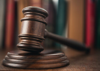 Fixação de regime semiaberto afasta prisão preventiva, diz ministro do STJ