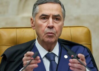 Barroso é internado após passar mal em Brasília