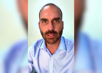 Eduardo Bolsonaro ironiza abrigo nos EUA e dispara: “Jamais iria para a cadeia”