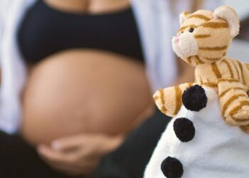 Em minutos, Comissão aprova proibição de aborto após a 22ª semana mesmo em caso de estupro