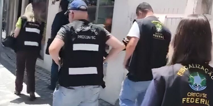 Falsos corretores são flagrados vendendo imóveis em construtora de Blumenau