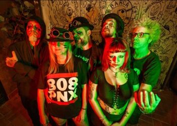 Banda 808 Punks lança EP produzido por Edu K; ouça “Bater Cabeça e Rebolar”