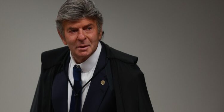 Fux pede a Fachin para mudar de Turma no STF; veja ofício