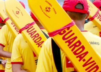 Bombeiros de SP abrem 600 vagas para trabalhar nas praias este ano