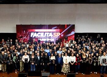 Cotia e cidades que aderiram ao Facilita SP recebem selos de reconhecimento