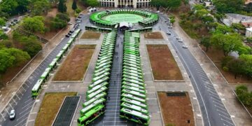 Prefeitura de São Paulo entrega 120 novos ônibus elétricos