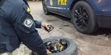 Traficante sai de Cotia e é preso no interior com drogas no pneu do carro