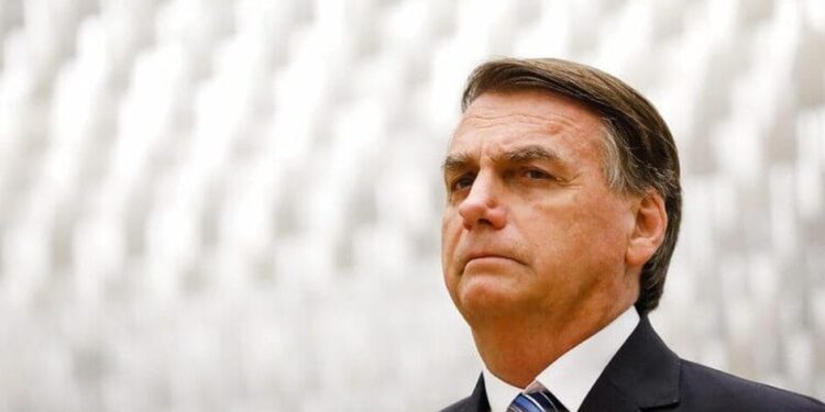 Defesa de Bolsonaro apresenta recurso ao STF contra condenação pela trama golpista