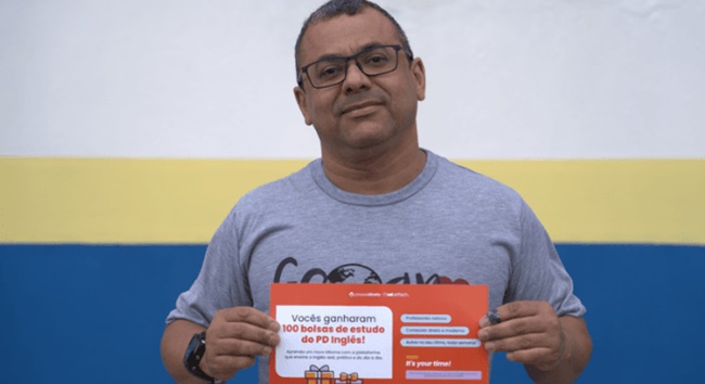 Estudantes de escola municipal de Cotia ganham acesso gratuito a curso de inglês