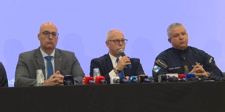 Alvo de megaoperação, Comando Vermelho surgiu há 50 anos; entenda