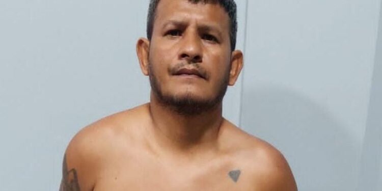 Foragido da justiça de alta perigosidade é preso em apartamento