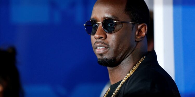 Sean “Diddy” Combs é transferido de prisão para cumprir sentença nos EUA