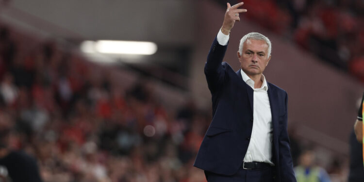 O onze do Benfica frente ao Leverkusen: Mourinho aposta em Leandro Barreiro