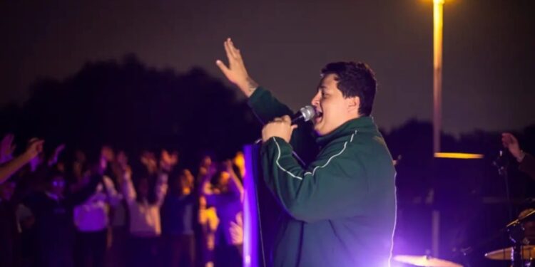 Estudantes da USP tentam impedir cultos do Dunamis Pocket na universidade