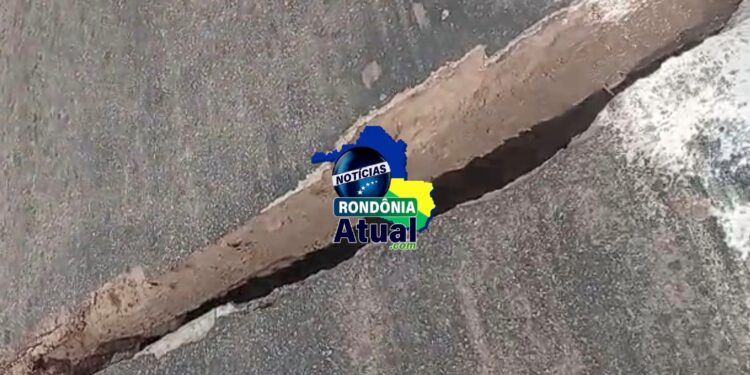 “VAI ENGOLIR OS VEÍCULOS”: MOTORISTAS ALERTAM SOBRE ABERTURA NA DIVISÃO DA PONTE DO ANEL VIÁRIO DE JI-PARANÁ