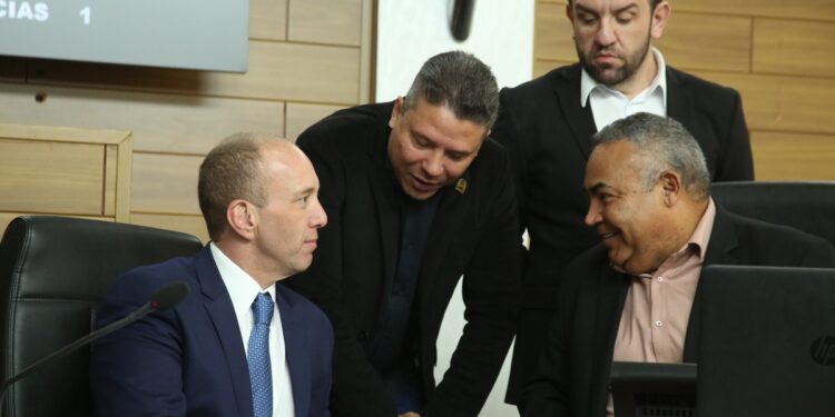 Aliados de prefeito tiktoker mudam de ideia em 12h e Sorocaba terá CPI