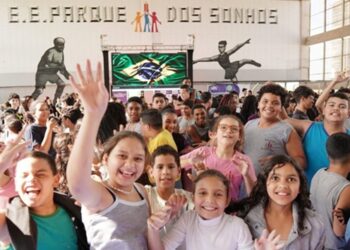 inspirada-no-novo-humanismo-de-silo,-a-escola-estadual-parque-dos-sonhos,-em-cubatao-e-reconhecida-como-a-melhor-escola-do-mundo-em-2025