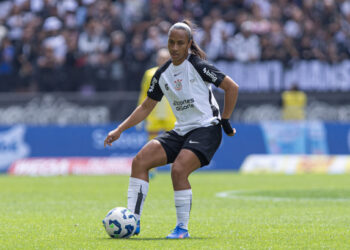 Zagueira do Corinthians registra recorde pessoal de partidas em 2025