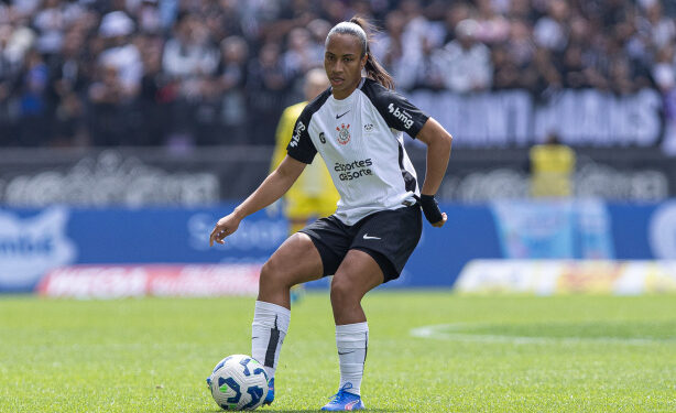 Zagueira do Corinthians registra recorde pessoal de partidas em 2025