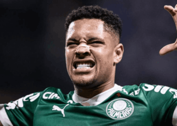 Palmeiras faz acordo e evita punição de Vitor Roque no STJD