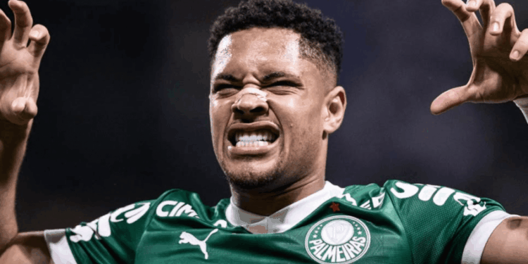 Palmeiras faz acordo e evita punição de Vitor Roque no STJD