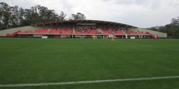 São Paulo planeja instalar grama sintética em Cotia para treinar jovens atletas