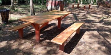 Parque Cemucam começa a receber novos bancos e mesas para churrasqueiras