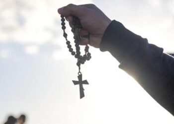 Itapevi realiza missas e oferece transporte gratuito para cemitérios no Dia de Finados