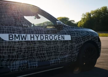 “Se não investirmos, outros o farão”. BMW insiste que há futuro no hidrogénio