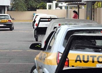 Após querer acabar com autoescolas, governo diz que elas terão ‘benefícios’