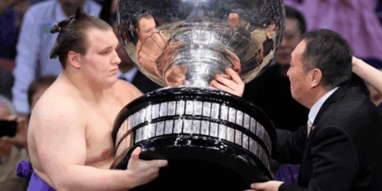 Danylo Yavhusishyn: o lutador ucraniano que faz história no sumo japonês