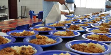 Projeto de Lei quer que professores e funcionários de escolas tenham acesso a merenda