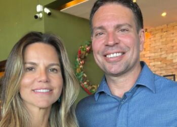 Esposa de Ramagem fala sobre fuga aos EUA e afirma que família sofre perseguição