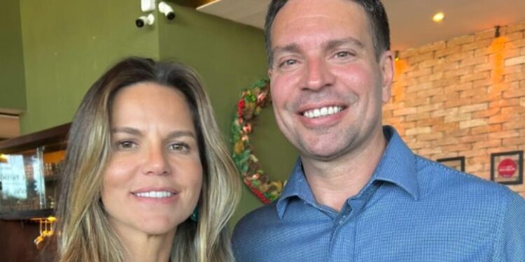 Esposa de Ramagem fala sobre fuga aos EUA e afirma que família sofre perseguição