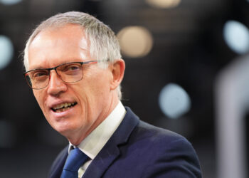 Carlos Tavares, ex-presidente da Stellantis, lidera consórcio e faz proposta pela Azores Airlines