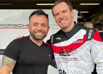 michael-fassbender,-astro-de-x-men,-acelera-em-interlagos-e-marca-presenca-na-etapa-final-da-porsche-cup-brasil